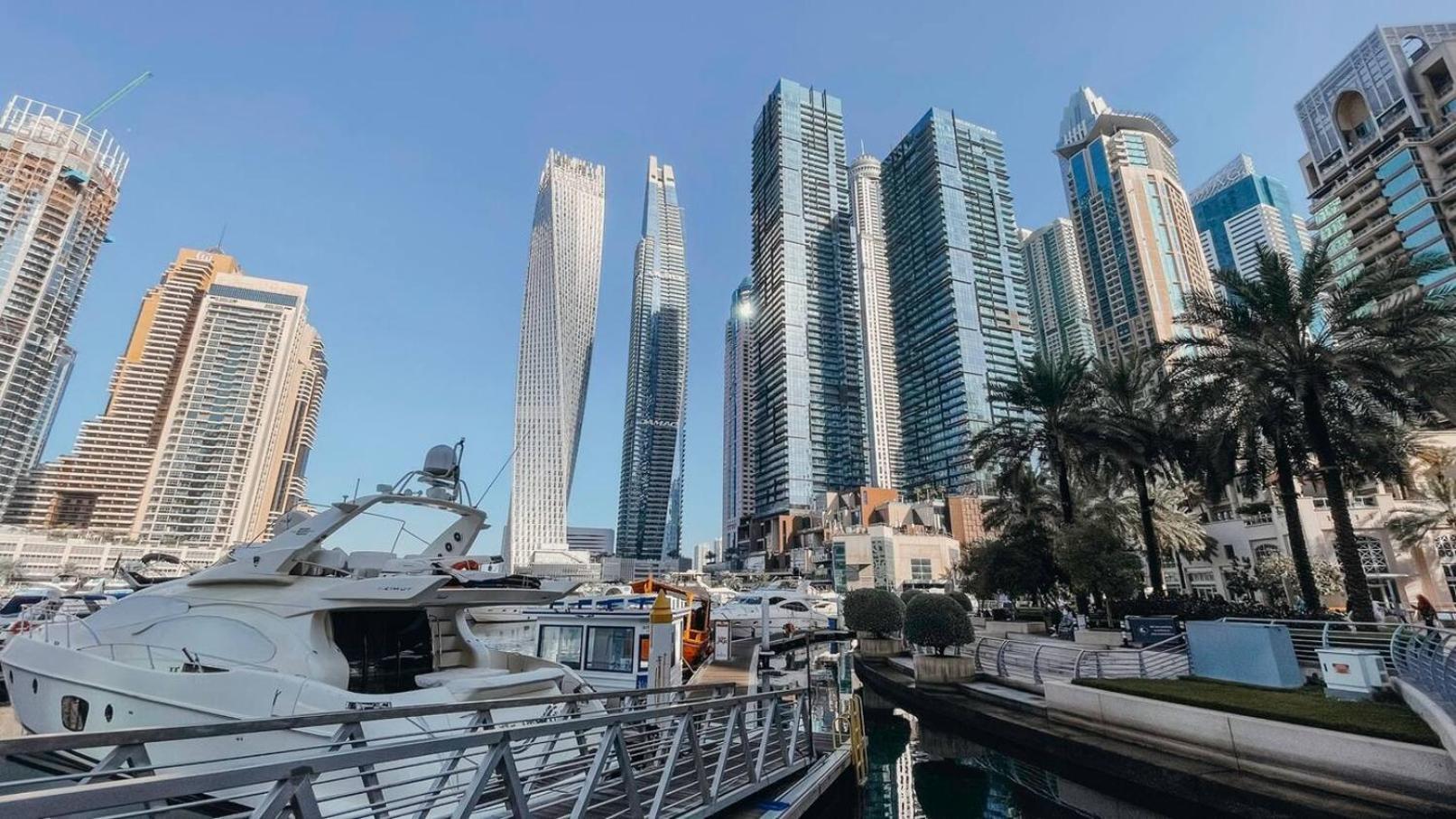 Wake Up To Sea Views In A Blue Lush Home On 51St Dubai Exterior foto